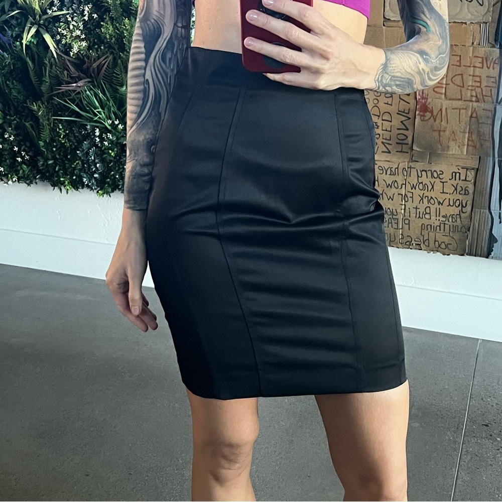 H&M black skirt. Size 32 (XS)